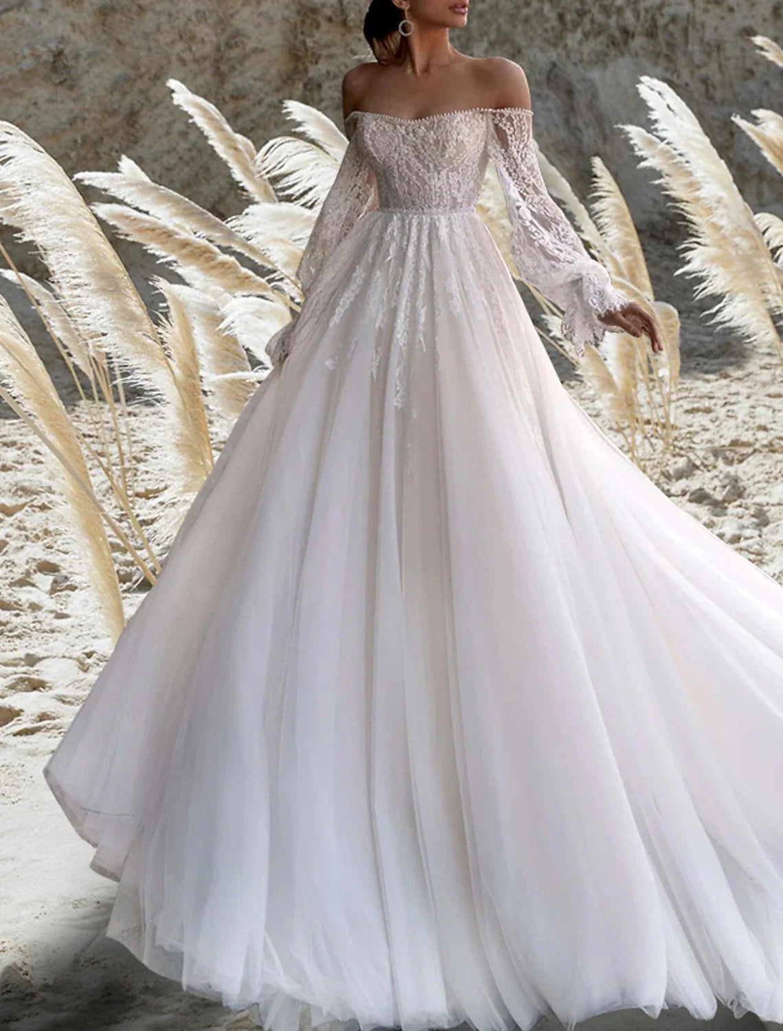 Beach Boho Wedding Dresses A-Line Off Shoulder Long Sleeve Court Train Lace Bridal Gowns With Beading Illusion Neckline Gown