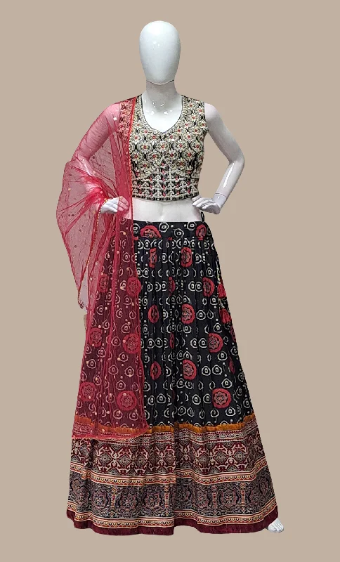 Black Embroidered Chania Choli Set Popular unclassified skirts